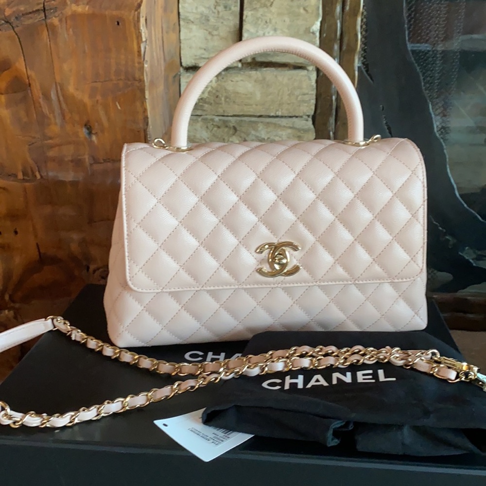⛔️SOLD ⛔️ EUC Auth. Chanel 21A flap bag w handle - light pink - Picture 10 of 12